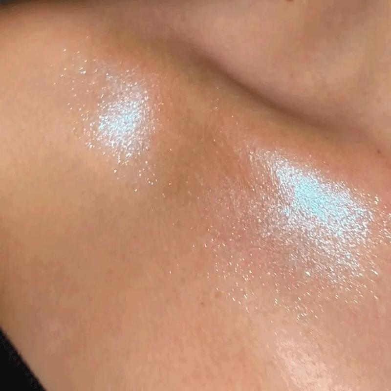 Kimchi Chic PEARL GONE WILD PRESSED SHIMMER HIGHLIGHTER - 01 Hope