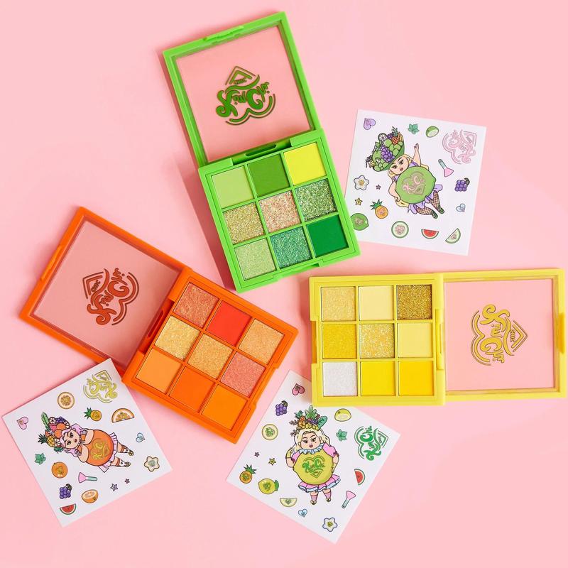 KimChi Chic Citrus Queen Eyeshadow Palette - 9 Shimmery, Glittery, and Matte Orange Colors, Cosmetic Makeup Compact, Easy to Blend