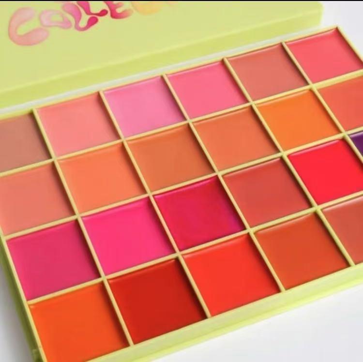 Curve Case CollectiveCream Blusher XL Palette, Made ByMitchell