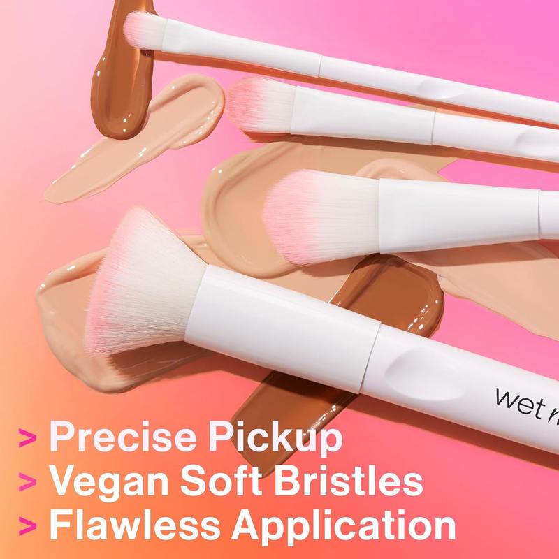 wet n wild Concealer Brush, Under Eye & Brow Blending for Large Max Coverage, Ergonomic Handle for Comfortable Precision Control , Cruelty-Free & Vegan